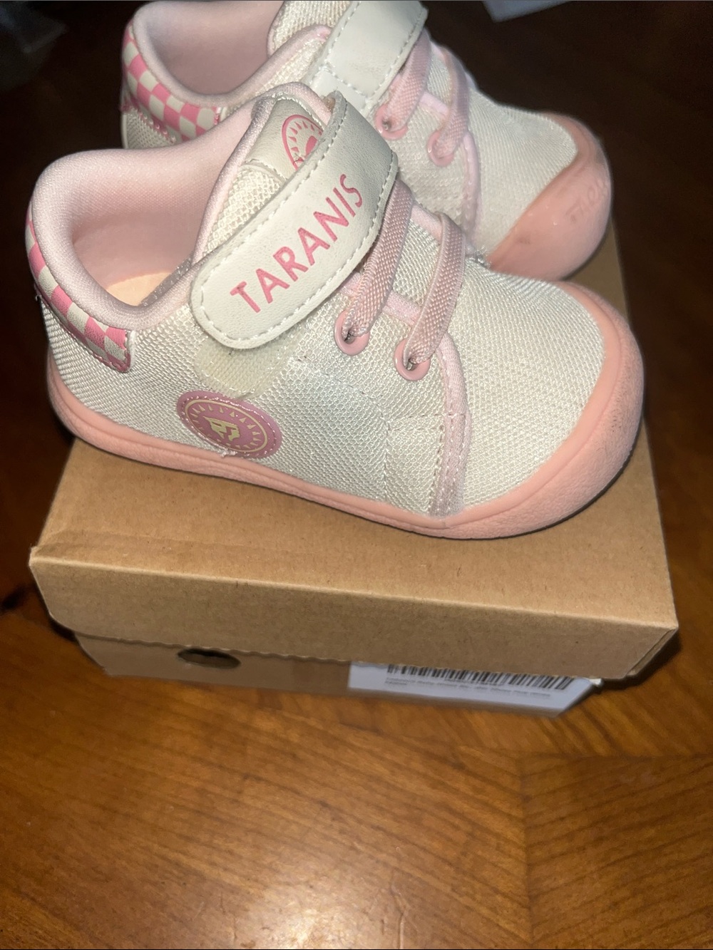 Taranis Kids Lightweight Pink & White Sneakers